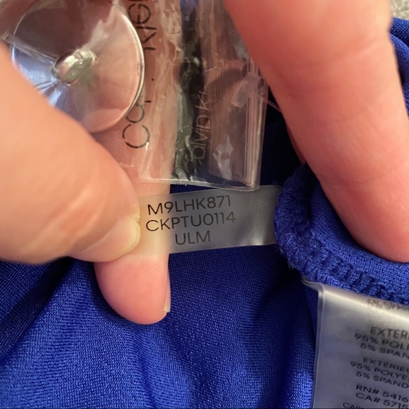 Calvin Klein blue sleeveless blouse with decorative shoulder buttons - Picture 7 of 7